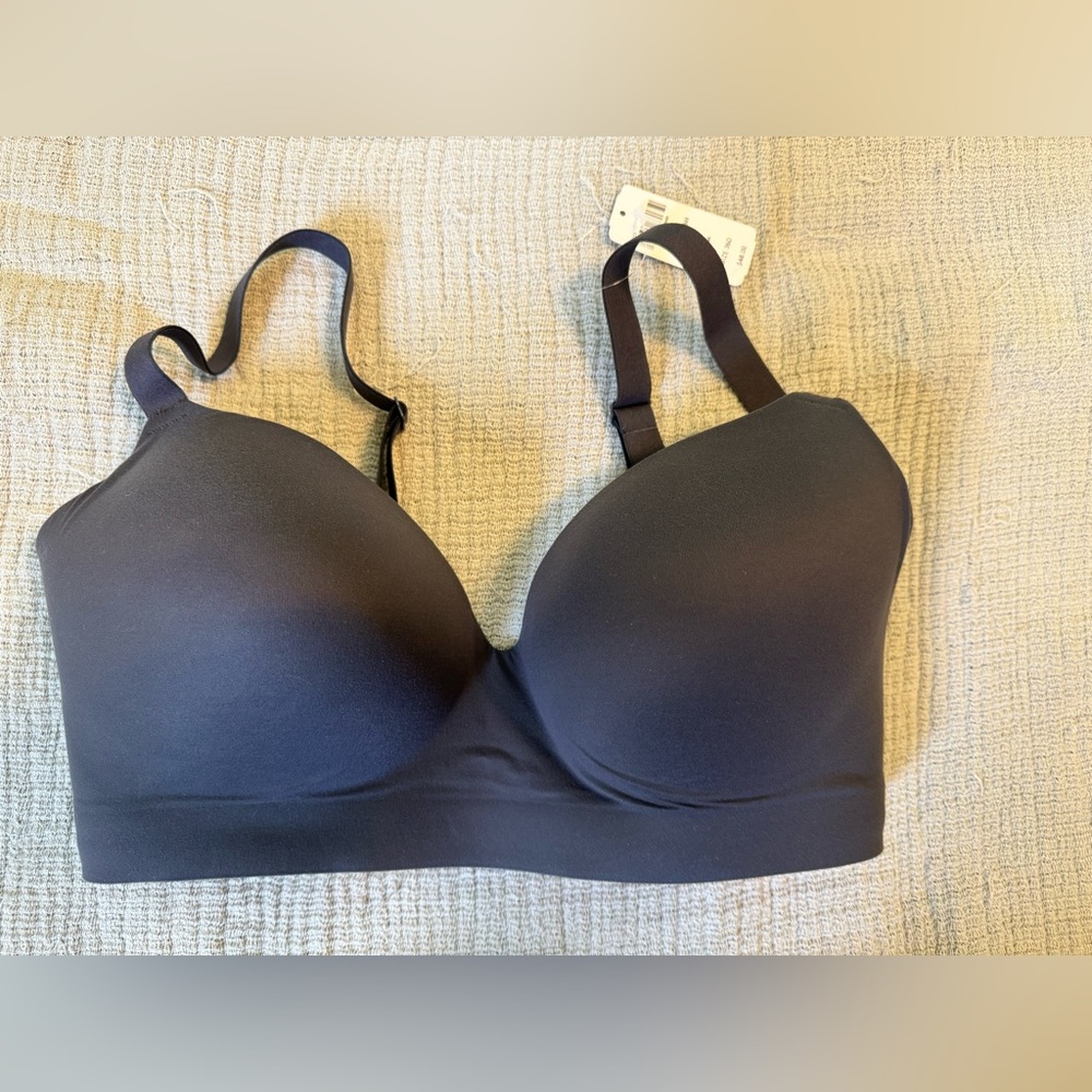 NWT , Soma , Enbliss wireless bra, size 36 D.